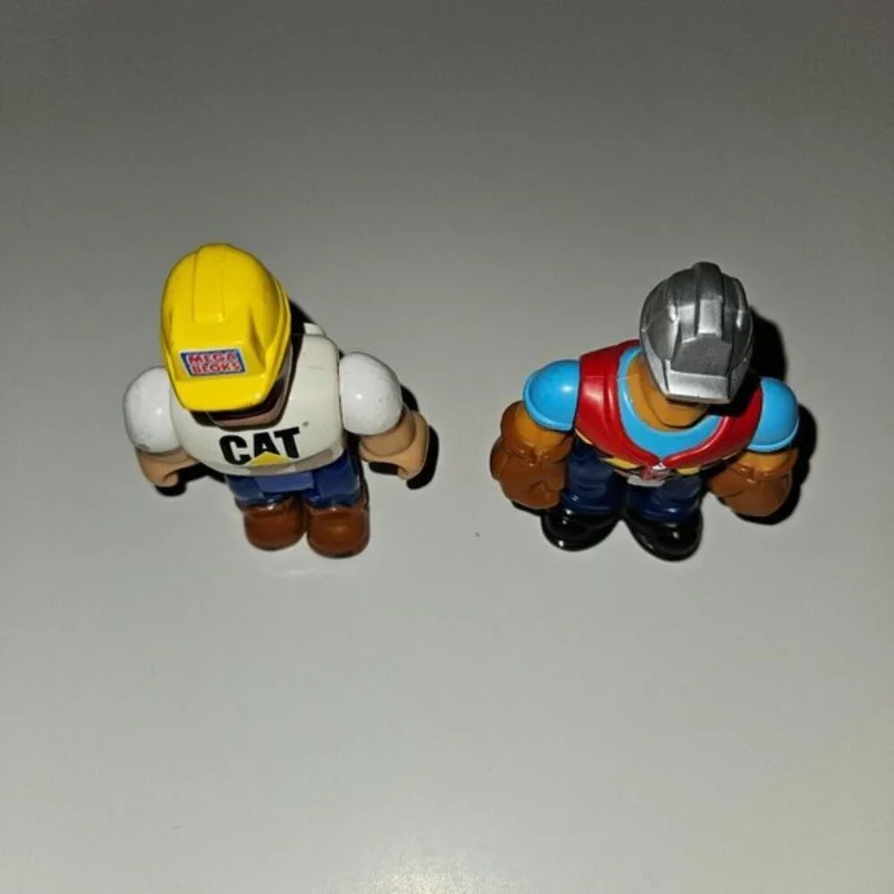 Mega Bloks Construction Toy Lot 2 Builders Cat Workers 2 Orange Safety Cones